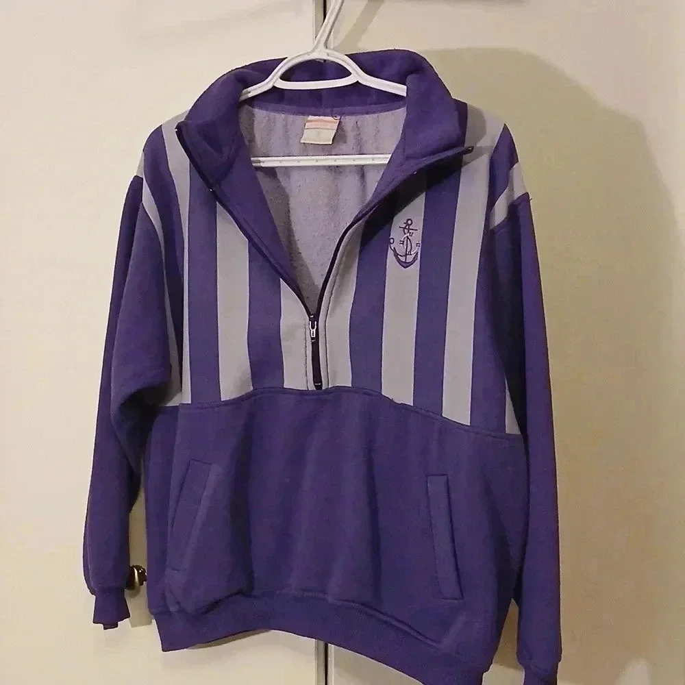 Vintage  Lady Foot Locker sweater